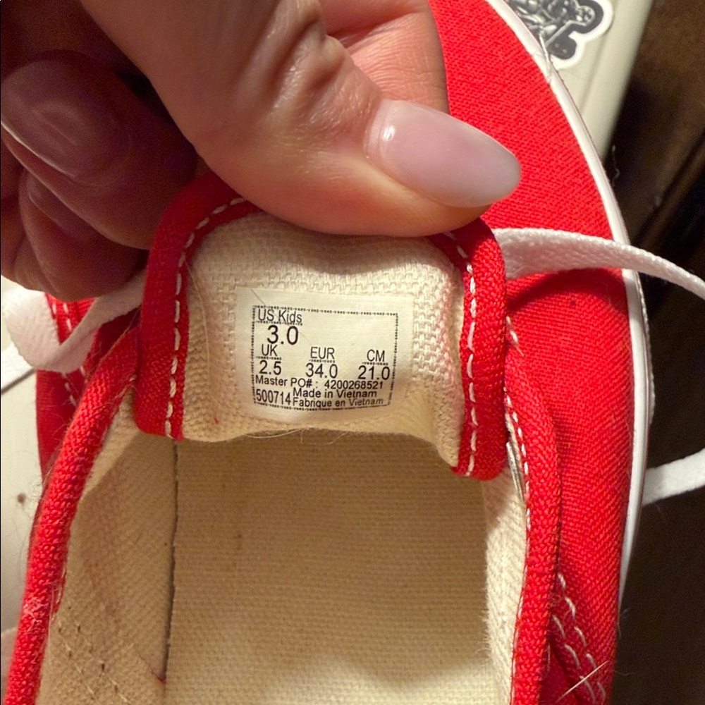 Vans - Picture 3 of 4